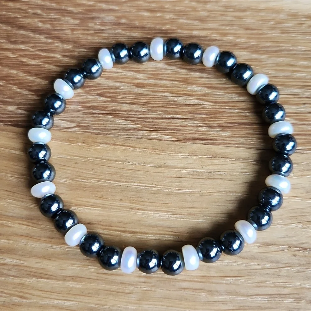 Fresh Water Pearls & Gray Hematite Beaded Stretch Bracelet | Handmade